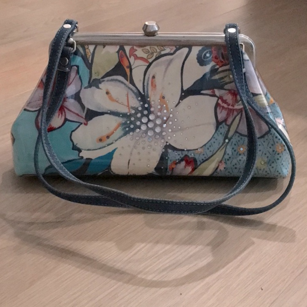 M. Andonia Blue & white Purse with Floral Pattern - Vintage